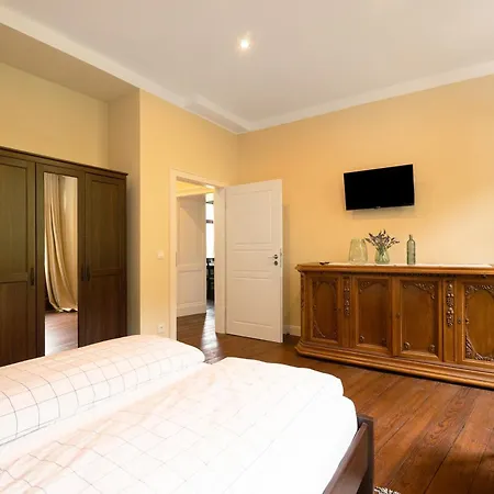 アパート Alte Stadtvilla Am Weinberg 3 *