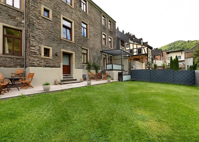 アパート Alte Stadtvilla Am Weinberg 3 *